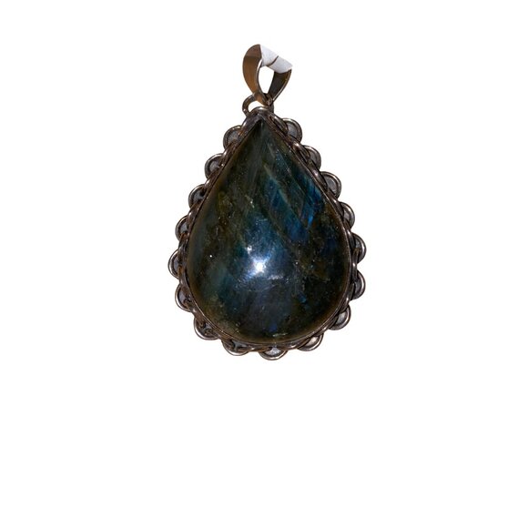 Teardrop Labradorite Pendant With Intricate Metal Setting - Picture 4 of 11